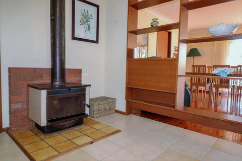 Wemberley Lakehouse - Accommodation Mermaid Beach 5