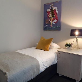 Northern Star Hotel Hamilton - Accommodation Mermaid Beach 2