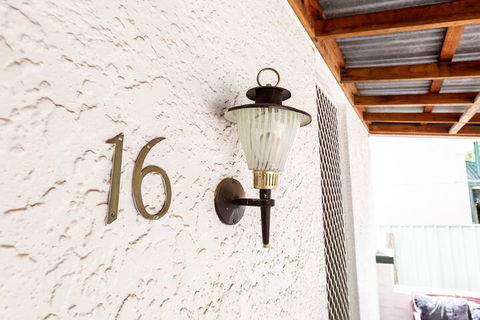 Best Central House â€“ Sleeps 11 - Accommodation Mermaid Beach 1