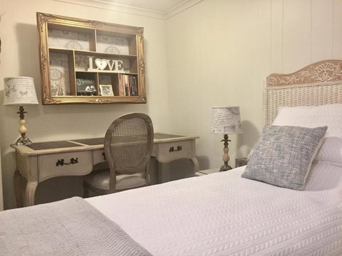 Eden Rest - Accommodation Mermaid Beach 4