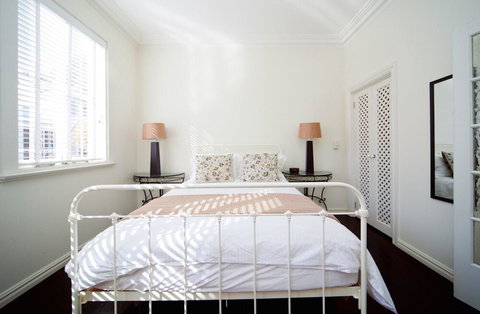 MPT67A Beautifully Decorated 1 Bed - Accommodation Mermaid Beach 0