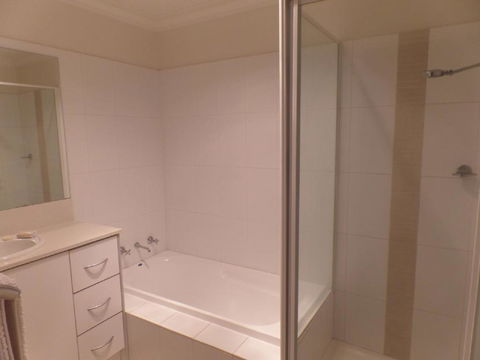 Travers Street Apartment - Accommodation Mermaid Beach 5