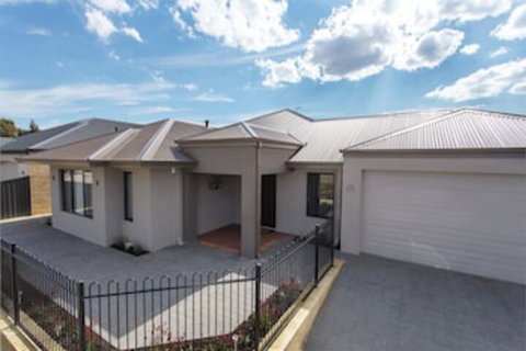 Beckenham House - Accommodation Mermaid Beach 0