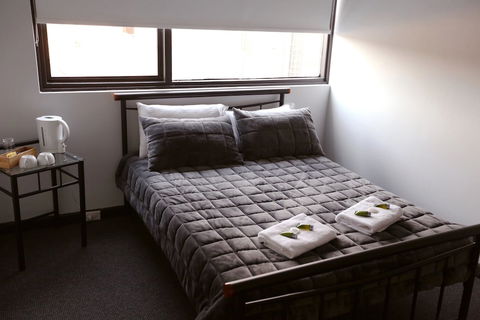 Panania Hotel - Accommodation Mermaid Beach 5