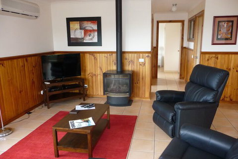 Johanna Bluegum Holiday Cabins - Accommodation Mermaid Beach 5