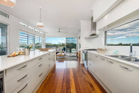 A PERFECT STAY - Bluewater House - Accommodation Mermaid Beach 6