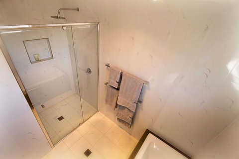 The Races Swanport - Accommodation Mermaid Beach 5