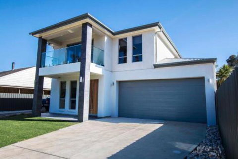 The Races Swanport - Accommodation Mermaid Beach 0