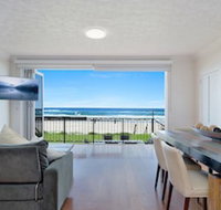 Beachfront Palm Beach Townhouse - Accommodation Mermaid Beach