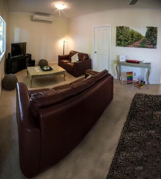 Farview Guest Accommodation - Accommodation Mermaid Beach 1