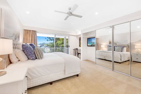 Hamptons Hideaway At The Cove - Accommodation Mermaid Beach 5