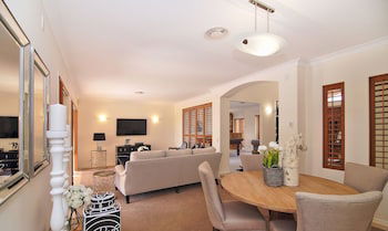 Gold Coast Waterfront Paradise - Accommodation Mermaid Beach 0
