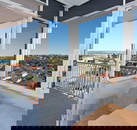 Stunning Ocean View Apartment H324 - Accommodation Mermaid Beach