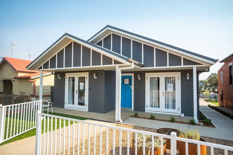 Kirsten Accommodation Parkes - Accommodation Mermaid Beach 1