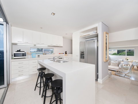 The Penthouse At Little Beach - Accommodation Mermaid Beach 1