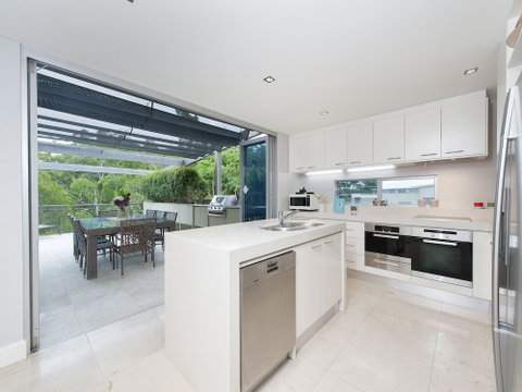 The Penthouse At Little Beach - Accommodation Mermaid Beach 3
