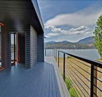 Amazing Unique Five-Star Waterfront Retreat - Accommodation Mermaid Beach
