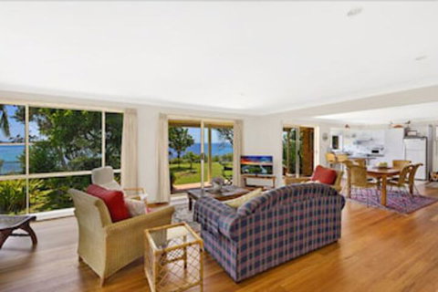 Stunning Ocean Views - Accommodation Mermaid Beach 0