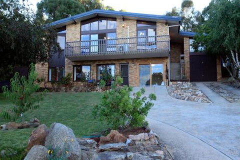 Alpine Apartment Great Location With Views Of Lake Jindabyne - Accommodation Mermaid Beach 0