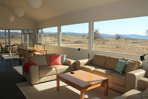Manna Tree Farm -modern Home With Majestic Views In Stunning Countryside - Accommodation Mermaid Beach 4