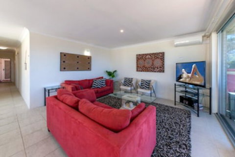 Laman Lodge Unit 5 15 Laman Street - Accommodation Mermaid Beach 0