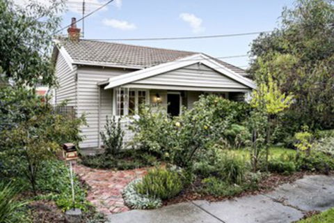 LIAM, 3BDR Northcote House - Accommodation Mermaid Beach 0