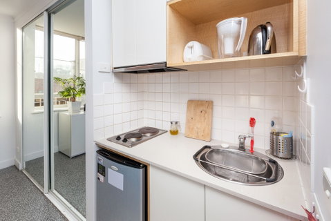 HENRIETTA, Carlton Studio Apartment - Accommodation Mermaid Beach 1