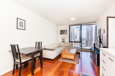 PIPER, 1BDR Southbank Apartment - Accommodation Mermaid Beach 2