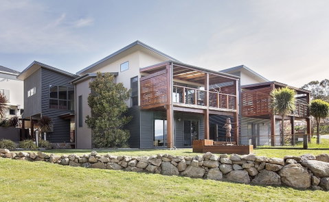 Ned Kelly's Retreat - Sophisticated Style With Modern Convenience And Magical Outlook - Accommodation Mermaid Beach 3