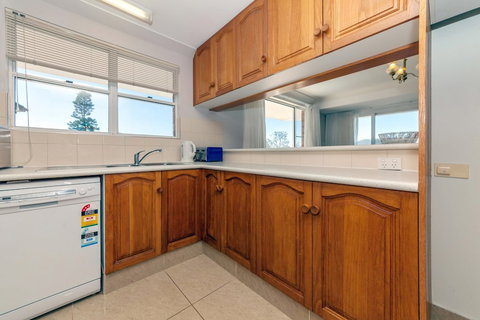 Albacore Unit 4, 12 Ondine Close - Accommodation Mermaid Beach 2