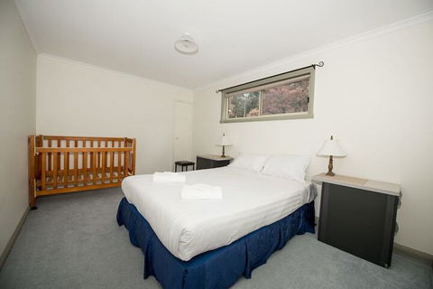 Hilltop Haven - Accommodation Mermaid Beach 7