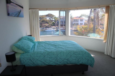 Relax At The Marina - Accommodation Mermaid Beach 3