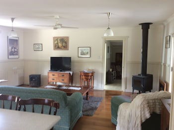 Charm On Douglas - Accommodation Mermaid Beach 0