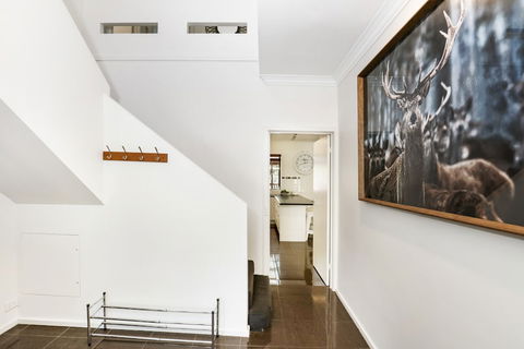 Elk Estate - Accommodation Mermaid Beach 1