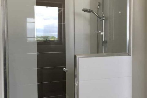 Apartment In Queens Park - Accommodation Mermaid Beach 2