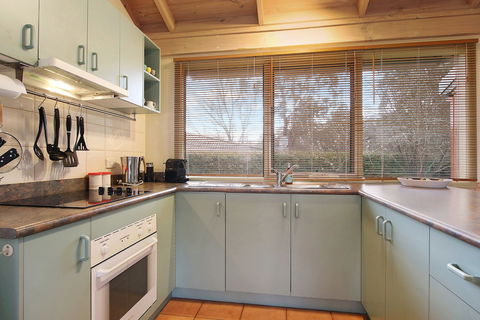 R & R In Bright - Short Walk To Town - Accommodation Mermaid Beach 1