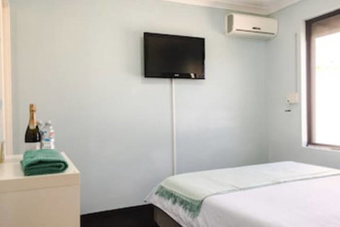 Caversham Suite - Accommodation Mermaid Beach 0