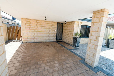 Caversham Suite - Accommodation Mermaid Beach 1
