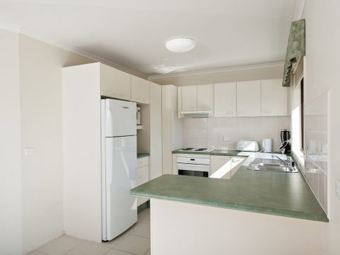 The Breakers 16 Government Road - Accommodation Mermaid Beach 2