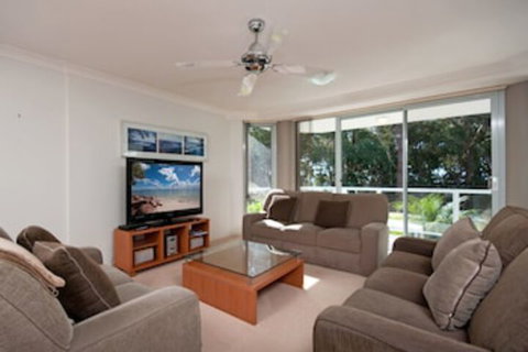 Bagnalls Beach Apartment Unit 3 / 153 Government Road - Accommodation Mermaid Beach 0