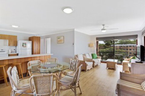 Promenade 12 / 8 Intrepid Cl Fantastic Waterfront Unit - Accommodation Mermaid Beach 0