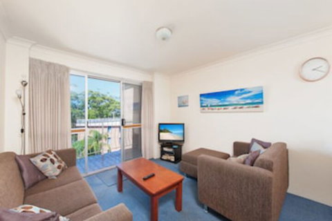 Thurlow Lodge 6 / 6 Thurlow Avenue - Accommodation Mermaid Beach 0