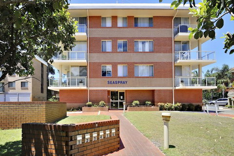 Seaspray, Unit 3/4 Intrepid Close - Accommodation Mermaid Beach 4