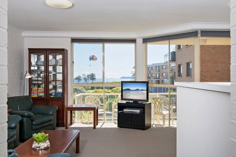 Seaspray, Unit 3/4 Intrepid Close - Accommodation Mermaid Beach 2