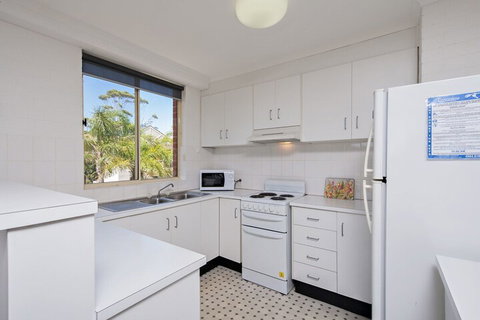 Seaspray, Unit 3/4 Intrepid Close - Accommodation Mermaid Beach 5