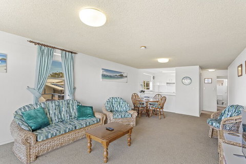 Luskin Lodge, Unit 10/29 Weatherly Close - Accommodation Mermaid Beach 7