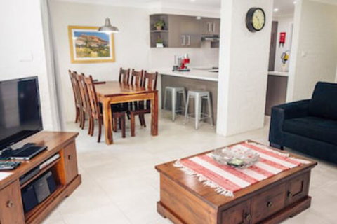 Nicholli, Bay Parklands, Unit 21/2 Gowrie Avenue - Accommodation Mermaid Beach 0