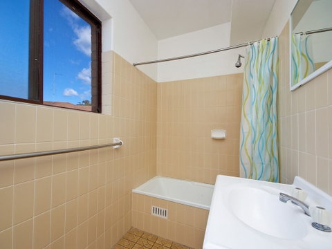Promenade Unit 10 / 8 Intrepid Close - Accommodation Mermaid Beach 3
