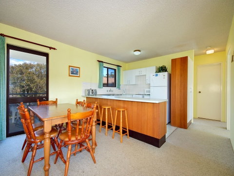 Promenade Unit 10 / 8 Intrepid Close - Accommodation Mermaid Beach 2