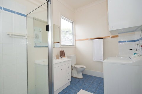 Harrys House 19 Achilles Street - Accommodation Mermaid Beach 1